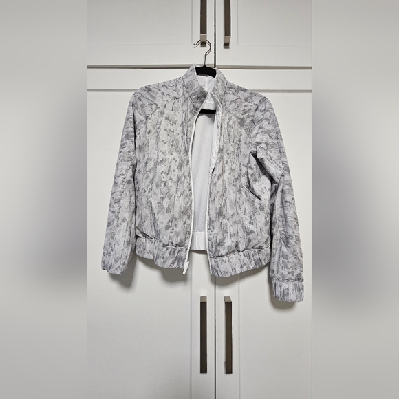 Lululemon Reversible Bomber - Picture 3 of 5